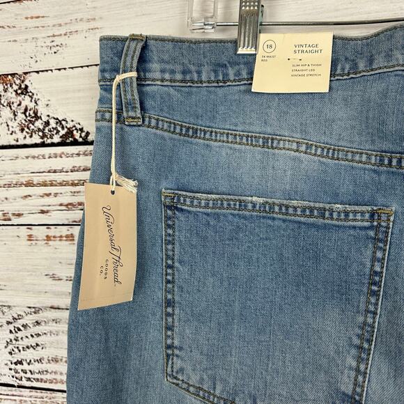 Women's NWT Universal Thread Light Wash Vintage Straight Stretch Jeans Size 18 - Picture 5 of 9